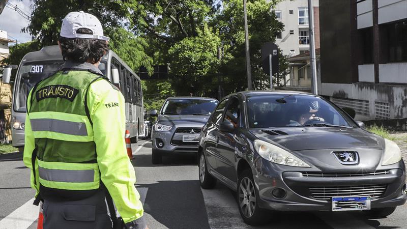 Ruas de Curitiba são bloqueadas e linhas de ônibus são desviadas para  corrida de rua neste domingo (1º), Trânsito PR