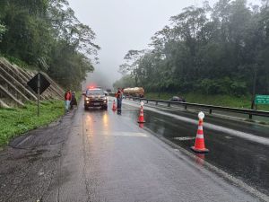 Trecho da BR-277 é bloqueado preventivamente até segunda-feira (9) entre  Curitiba e Paranaguá