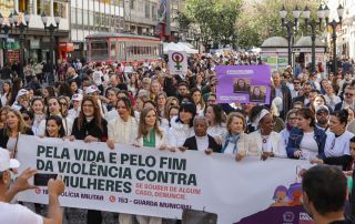 Caminhada marca Dia Estadual de Combate ao Feminicídio