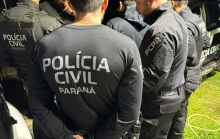 Quadrilha que usava disfarces de policiais para cometer homicídios é alvo de operação na região de Curitiba