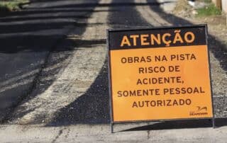 Obras bloqueiam vias no Xaxim e no Cajuru.