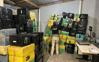 Polícia apreende mais de 4 toneladas em Balsa Nova